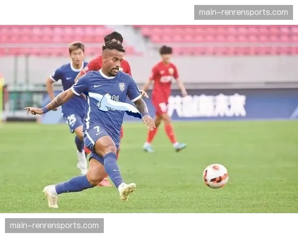 武汉三镇0-2负于深圳新鹏城述评：攻防两端毫无章法，保级形势严峻